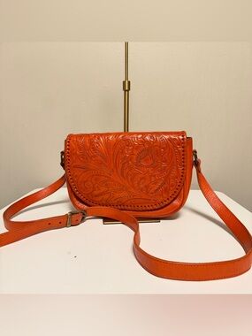 Alexis David Finch Rose Tool Leather Crossbody Bag Purse